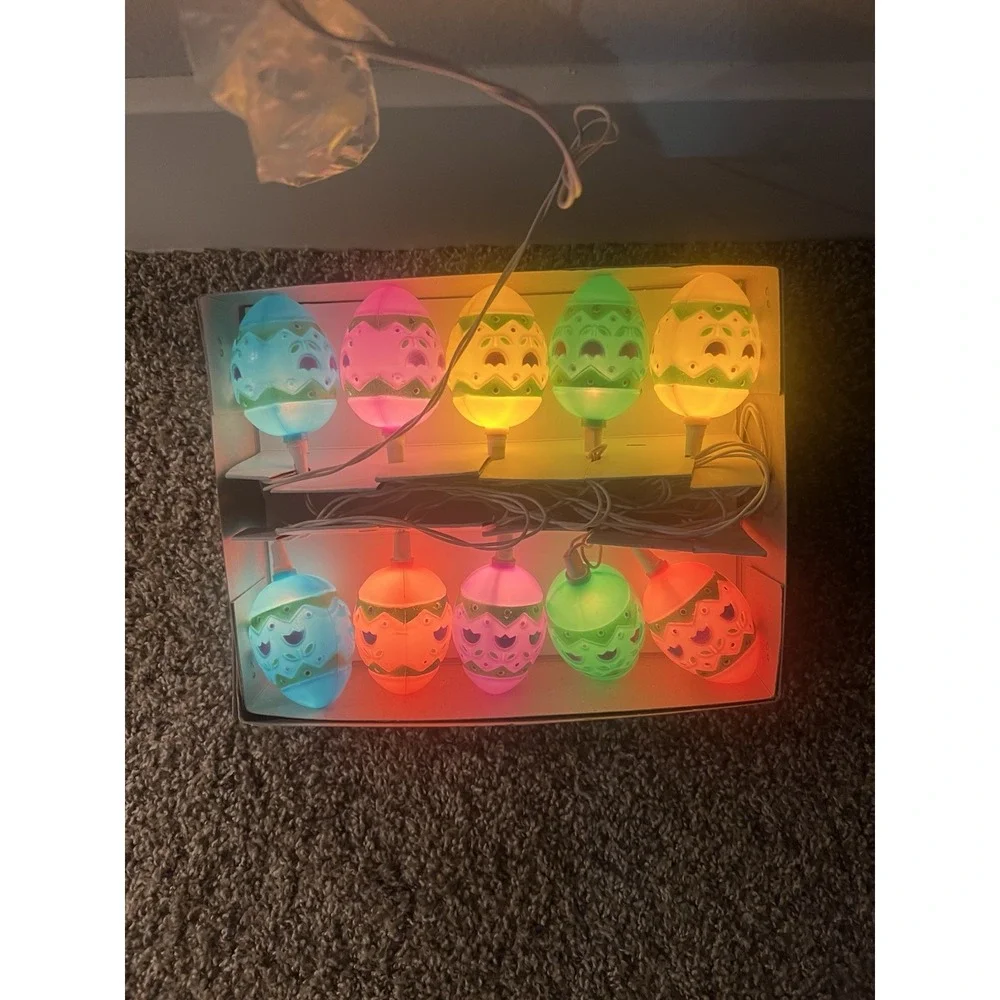 Vintage Cottontail Trail Blow‎ Mold Iridescent Easter Egg String Lights - Works